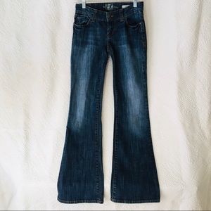 Woman’s 26R LA IT Jeans, Diva, mid rise, flare leg